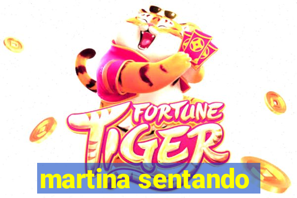 martina sentando