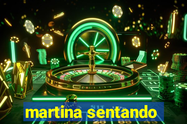martina sentando