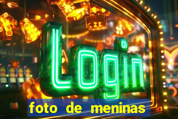 foto de meninas cacheadas fake