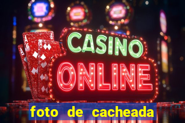foto de cacheada no espelho