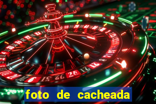 foto de cacheada no espelho