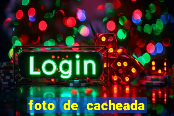 foto de cacheada no espelho